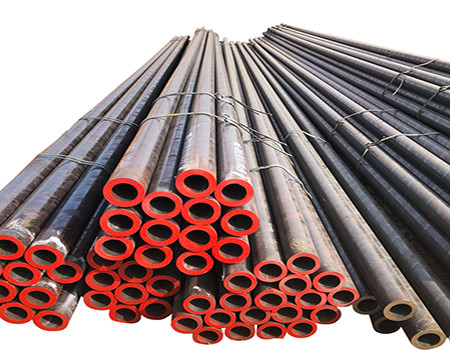 A106 tubería de acero inconsútil laminada en caliente ASTM A53 GR. Carbono con la pintura negra